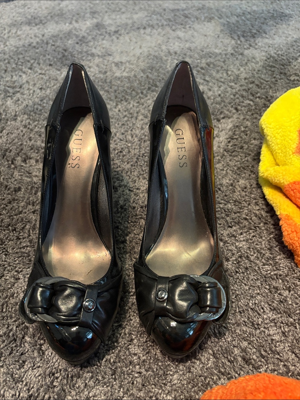 GUESS Black Patent Pointed Toe Heels with Decorative Knot